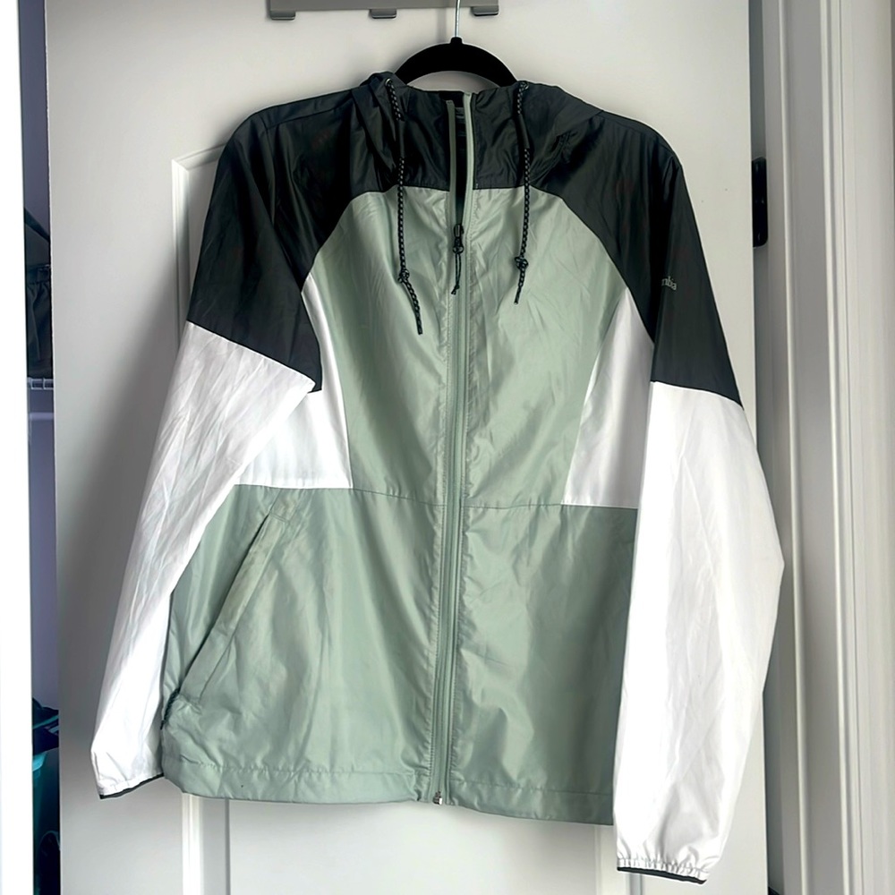 Columbia zip up wind jacket. Size L